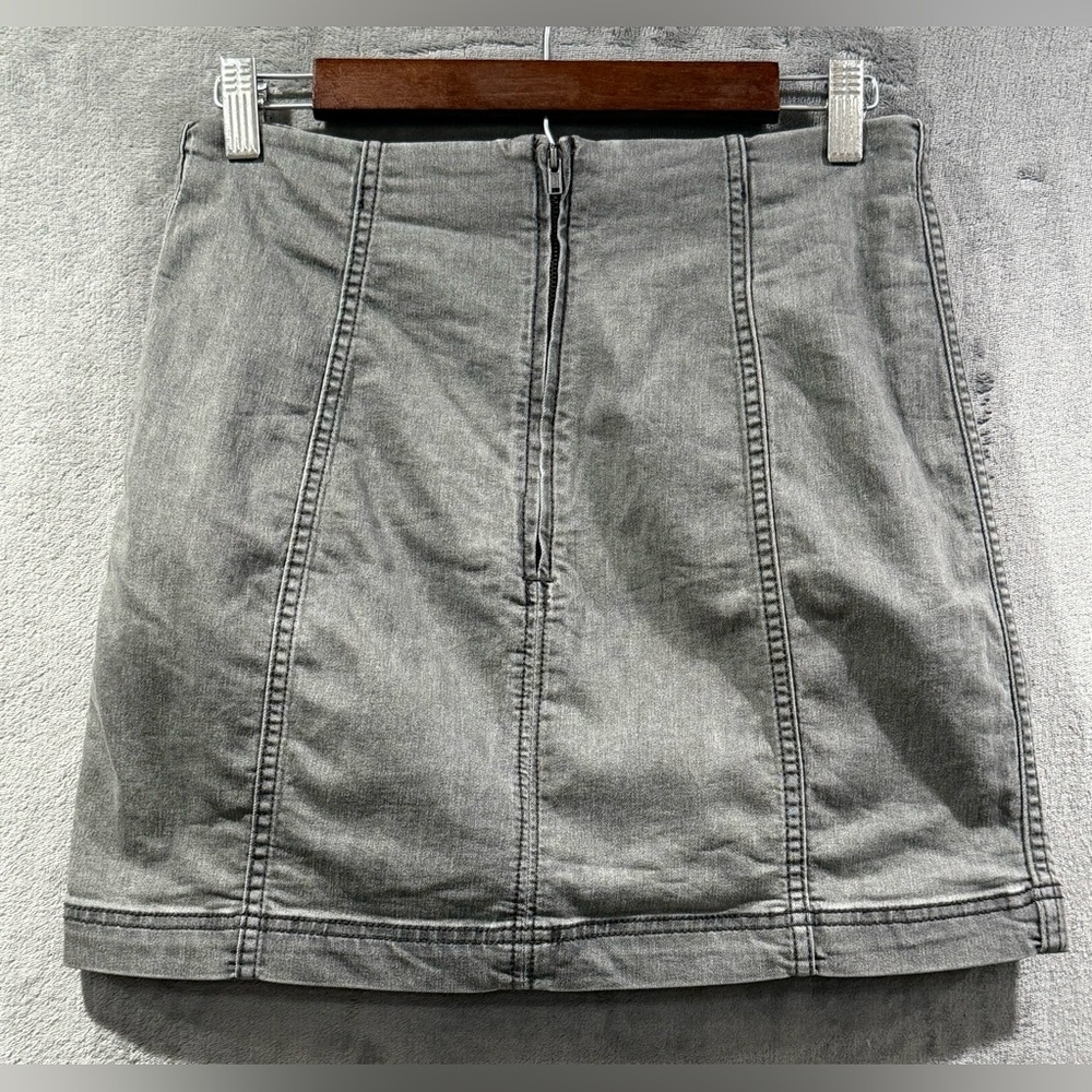 Free People Modern Femme Grey Denim Mini Skirt Stretch Zip Women’s Size 10 - Picture 4 of 8